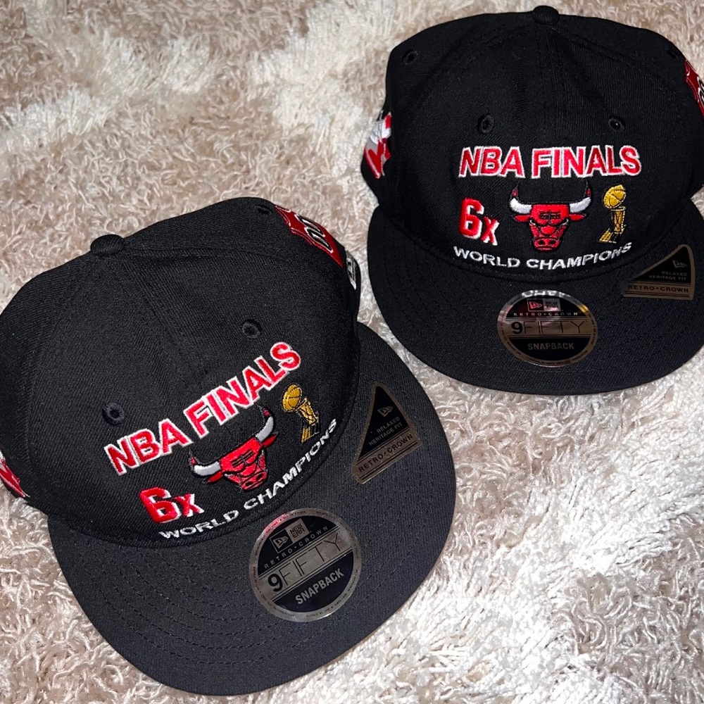 Rare Chicago bulls Snapback hat made with different patches. Stylish!